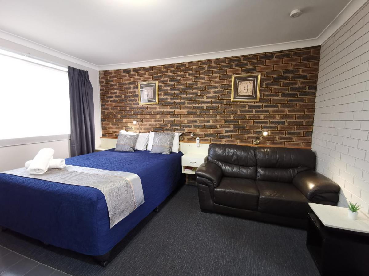 Leichhardt Motor Inn Тувумба Экстерьер фото