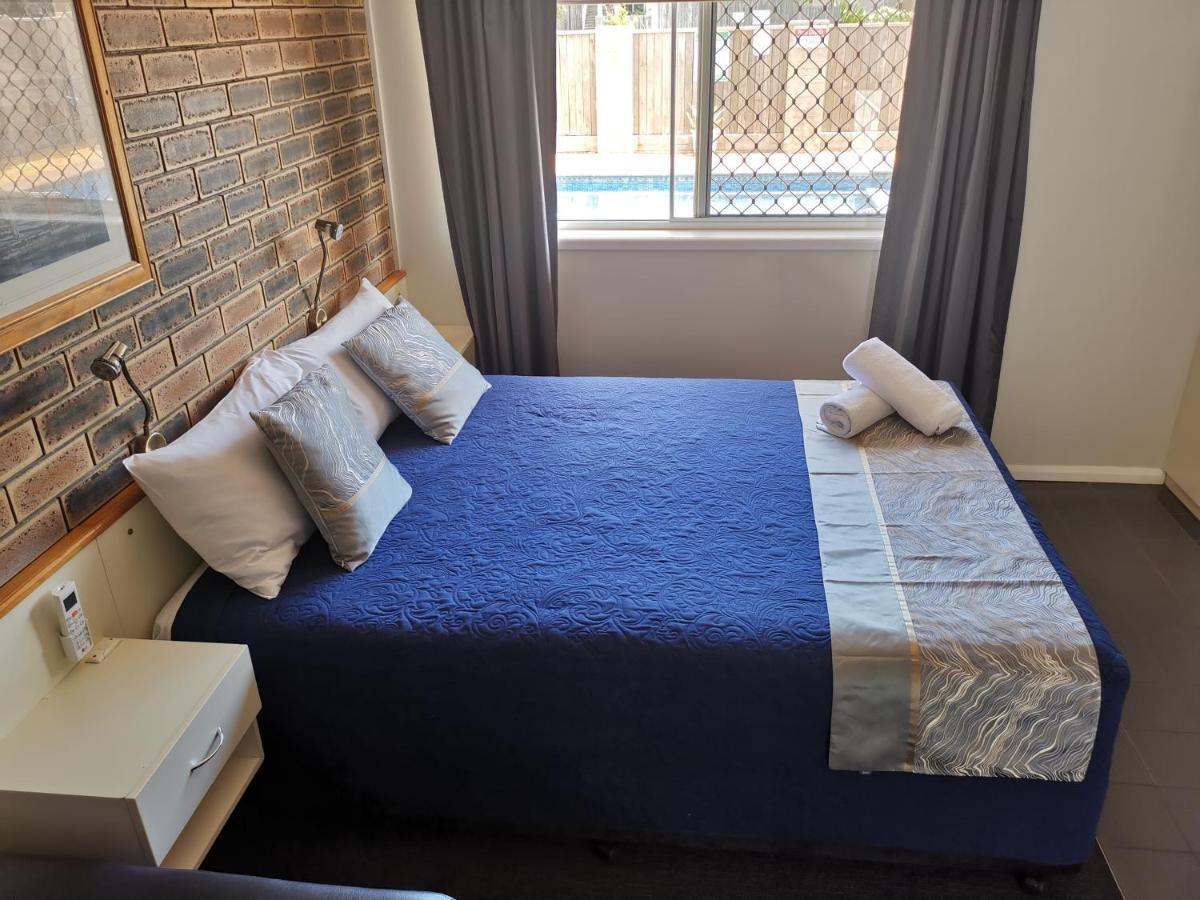 Leichhardt Motor Inn Тувумба Экстерьер фото